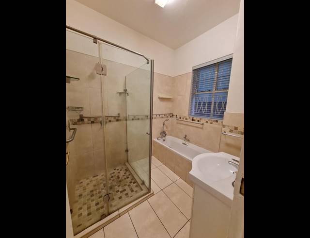 2 BEDROOM PROPERTY TO RENT IN ROSEBANK